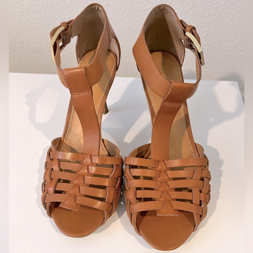 Brown woven sandals with buckle